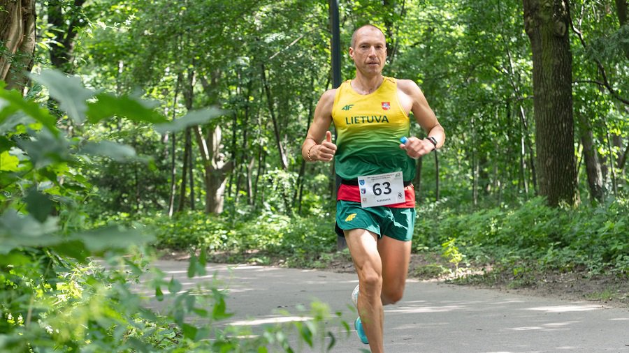 Знакомьтесь: новый рекордсмен мира по бегу на сверхдлинные дистанции - Александр Сорокин (видео) - В Висагинасе