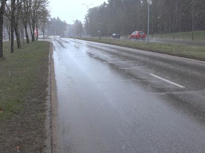 Как убираются дороги в нашем городе? (видео) - В Висагинасе