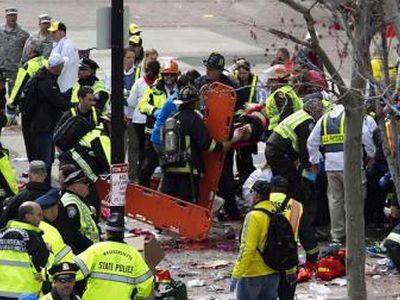 Bostono sprogimai: žuvęs berniukas prieš mirtį bėgo apkabinti tėčio - Pasaulyje