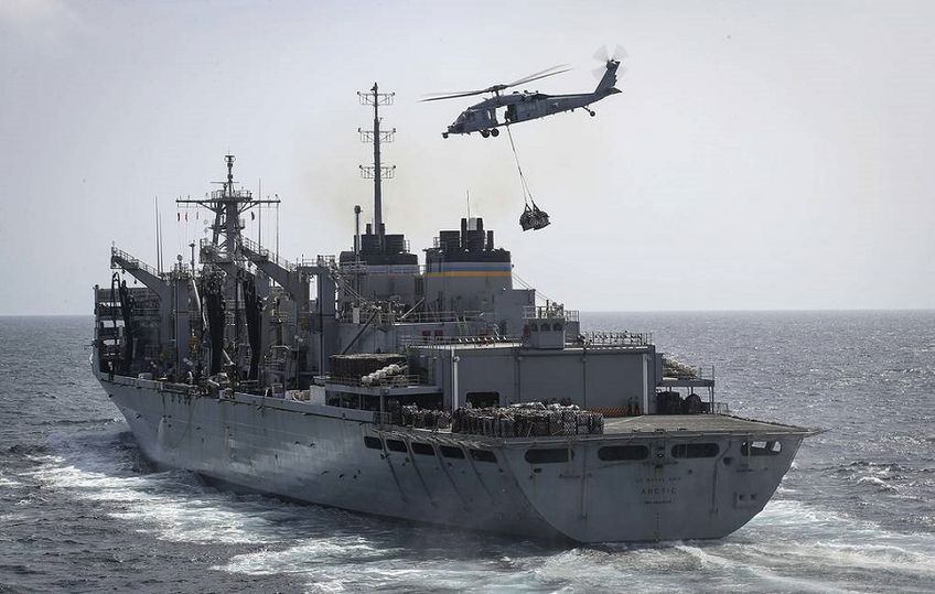 Иран пригрозил "отправить на дно" американские корабли