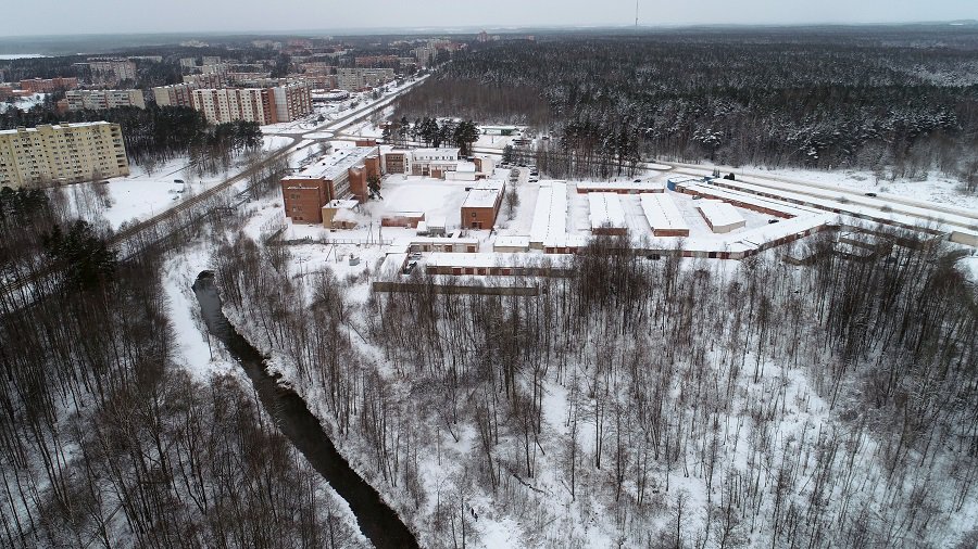 Горячая линия. Почему не чистят тротуар от 3 мкр.  до автосервиса «BAVLAS»? - В Висагинасе