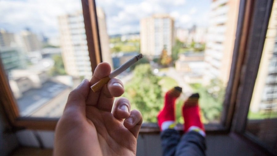 Курение в Литве становится дорогим удовольствием: ждет еще один скачок цен и не последний - Литва и страны Балтии