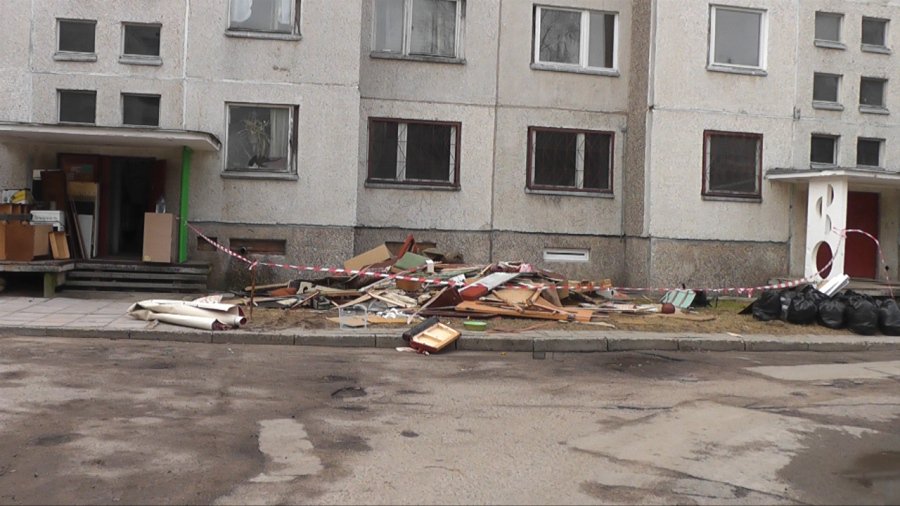 Дома по ул. Фестивале готовят к консервации (добавлено видео) - В Висагинасе