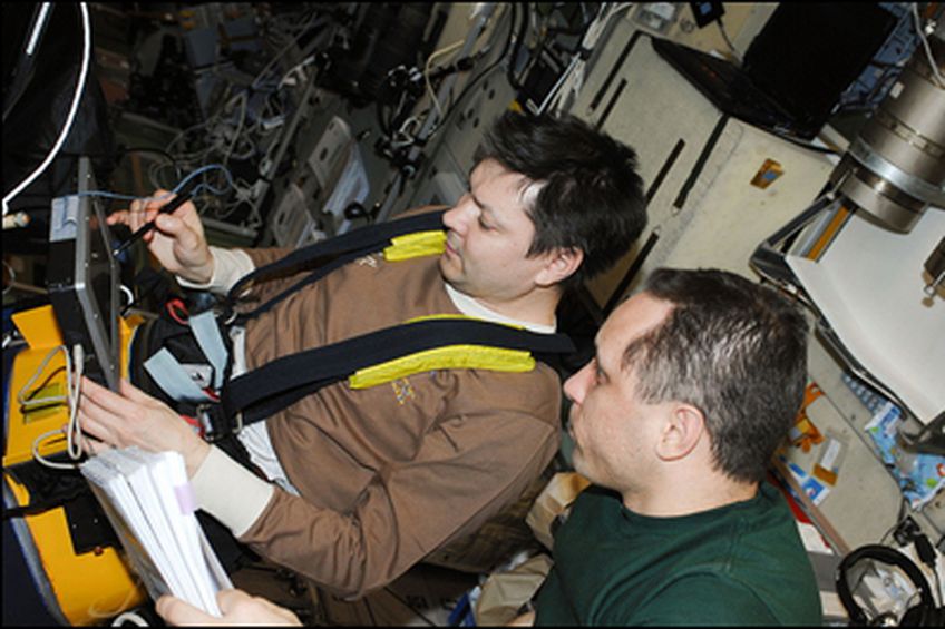 Экипаж МКС тестирует российские «умные» штаны                                                                