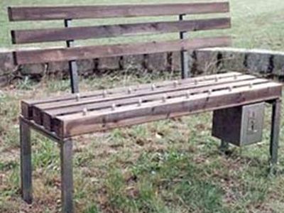 Cкамейки с шипами                 - Хобби, отдых и развлечения