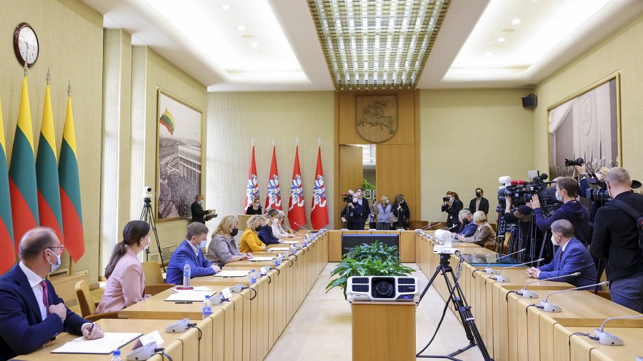 Парламентские партии подписали соглашение об образовании - Литва и страны Балтии