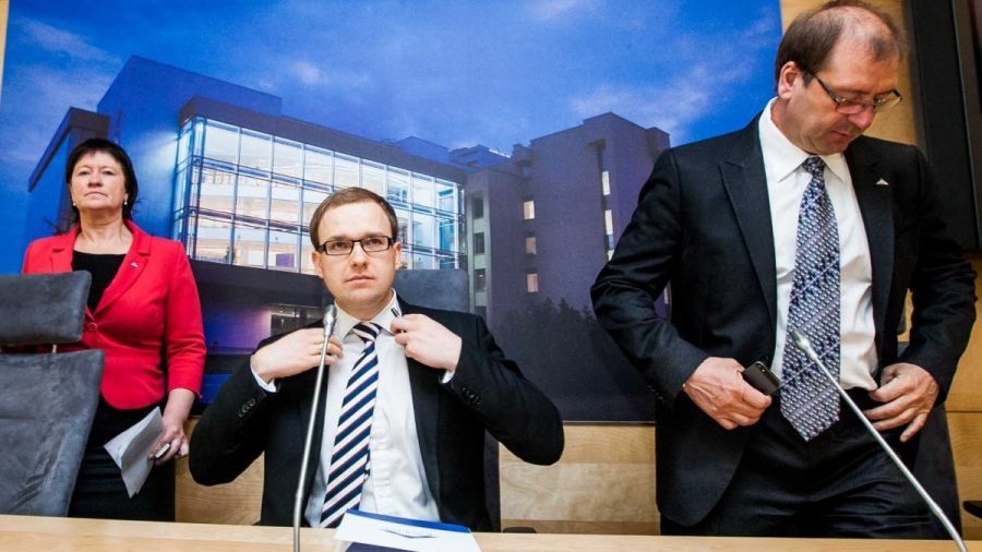 Предлагают взимать налоги лишь с доходов больше 10 000 литов в год - Литва и страны Балтии