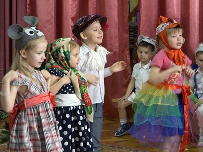 Театр и дети. В Висагинасе прошел театральный фестиваль детских садов (видео) - В Висагинасе