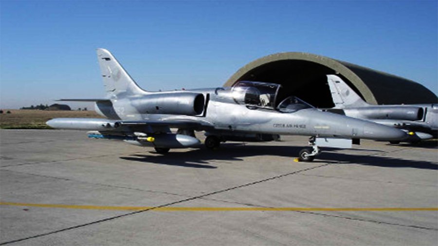 Чехия одобрила продажу лишних самолётов американцам - В Мире