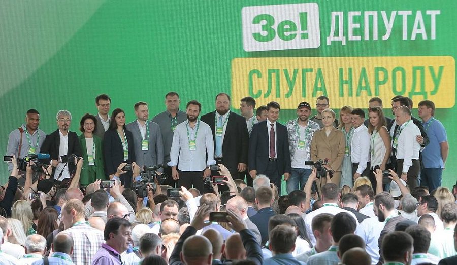"Слуга народа" набирает 43,16% на выборах в Раду после обработки 100% протоколов - В Мире