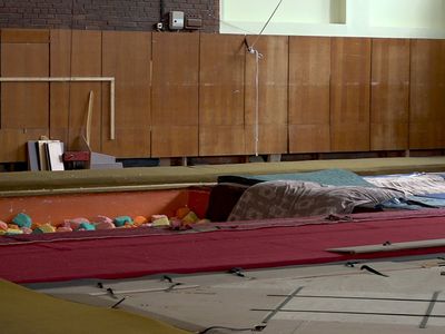 Тренировок нет — чемпионат Европы  близко: акробаты остались без зала (видео) - В Висагинасе