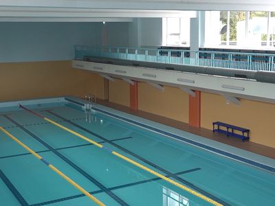 Планируется создать плавательный центр и повысить цены за бассейн (видео) - В Висагинасе