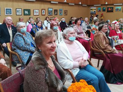 Пенсионеры рады возможности вновь встречаться в Центре занятости сеньоров (видео) - В Висагинасе