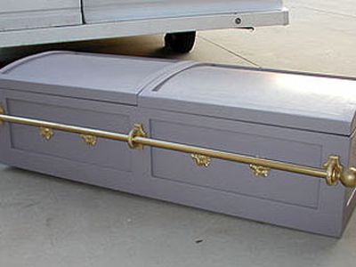 Итальянец отказался от выигранного в лотерею элитного гроба - Хобби, отдых и развлечения