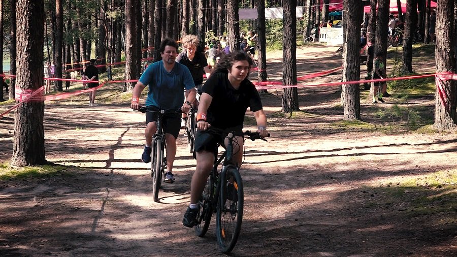 Триатлон на Белом озере: Спорт, драйв и юбилей Висагинаса (видео) - В Висагинасе