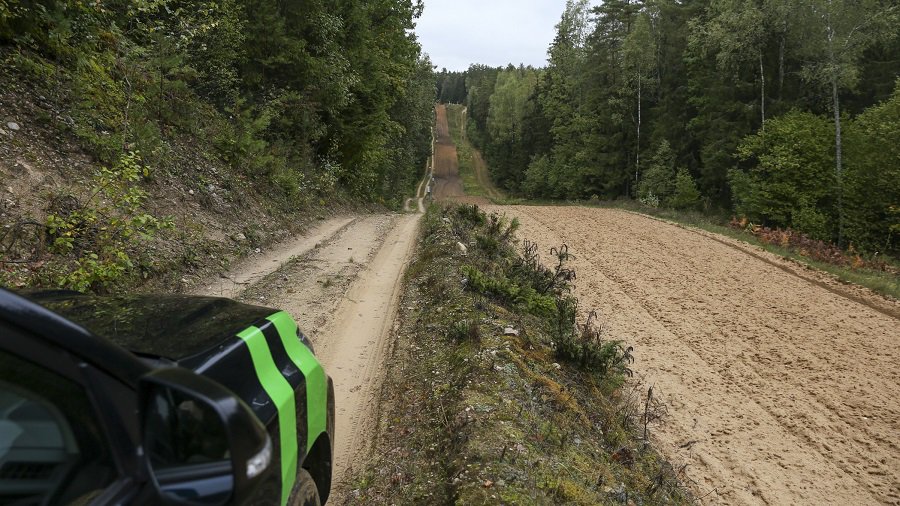 За прошлые сутки пограничники предотвратили проникновение 55 нелегальных мигрантов - Происшествия и криминал