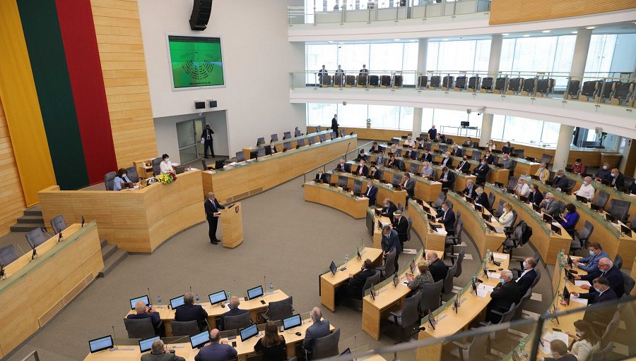 Cейм не одобрил временное снижение ПНН, но поддержал увеличение ННД - Литва и страны Балтии