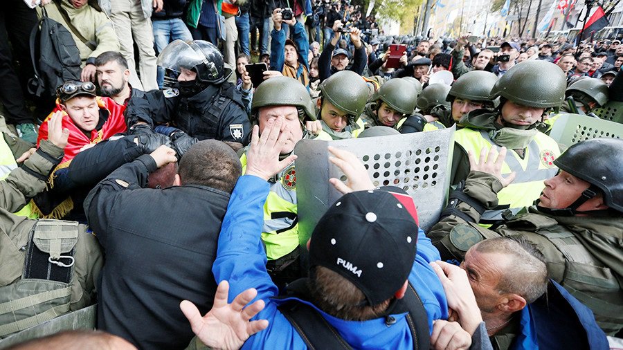 В центр Киева стянуты три тысячи полицейских - В Мире