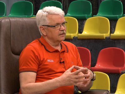Йонас Некрошас: "Политики не хотят замечать проблем спортцентра...." (видео) - В Висагинасе