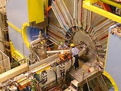 Физики нашли намек на новую элементарную частицу - Наука и здоровье