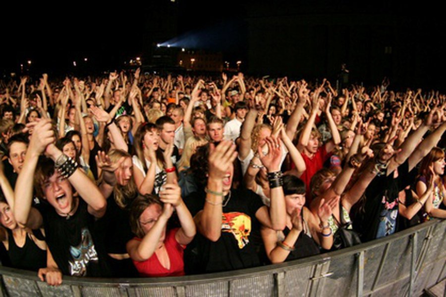 Молодежь развлекается. Хотя реже и дешевле… - Хобби, отдых и развлечения