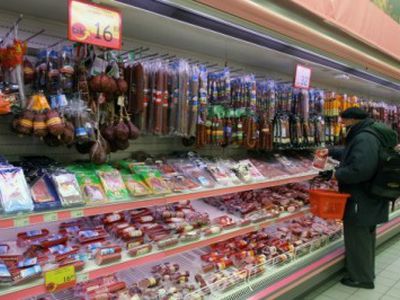 Liepą labiausiai pigo drabužiai ir avalynė - Lietuva ir Baltijos šalys