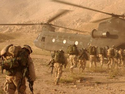 Война с талибами продлится еще 12—18 месяцев, заявил начальник Центрального командования ВС США - В Мире