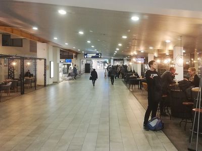 Опрос: недовольство властью - одна из причин, определяющих решение эмигрировать - Литва и страны Балтии