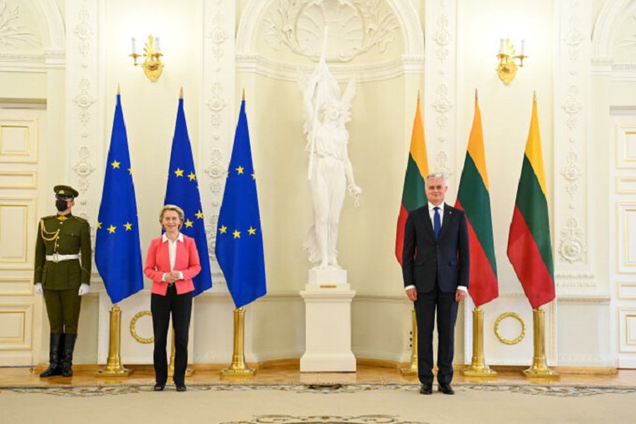 Г. Науседа обсудил с председателем ЕК санкции в отношении России: ответ должен быть особенно жестким - В Мире