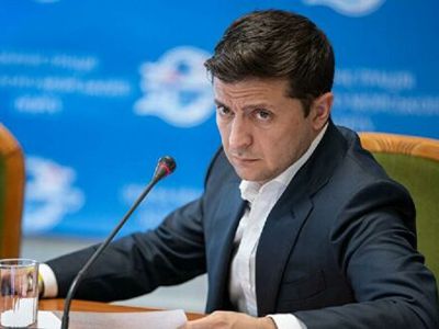 Зеленский назвал легализацию оружия преждевременной для Украины - В Мире