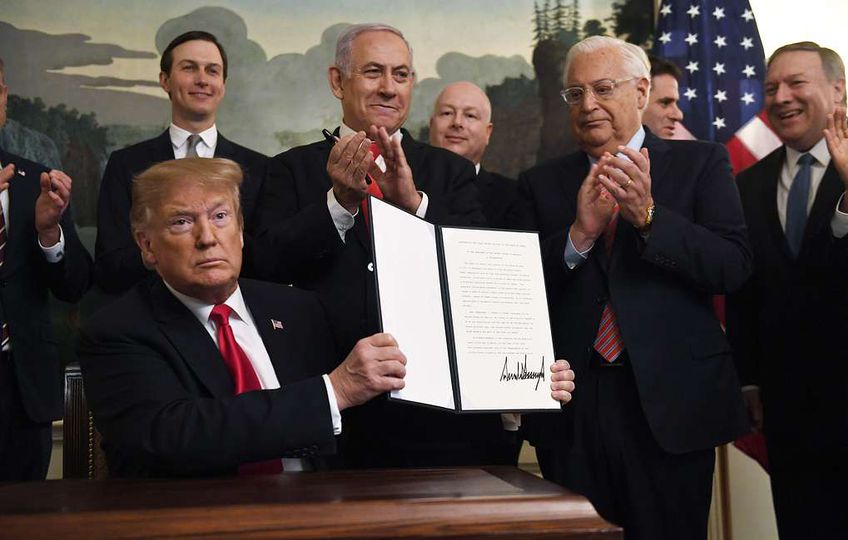 Трамп подписал документ о признании суверенитета Израиля над Голанами