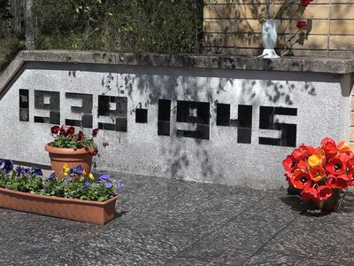 Когда мертвые перестанут беспокоить живых, а живые мертвых? (видео) - В Висагинасе