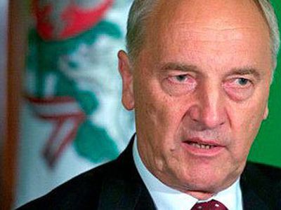 Президент Латвии заступился за легионеров SS                                 - Литва и страны Балтии