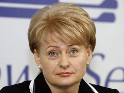 Президент Литвы Даля Грибаускайте не поддерживает предложение правящих экономить за счет пенсионеров                           - Литва и страны Балтии