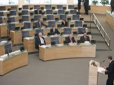 Часть правительства Литвы блокирует идею поменять порядок выплаты «больничных» - Литва и страны Балтии