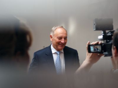 Идет сбор подписей за отставку президента Латвии  - Литва и страны Балтии