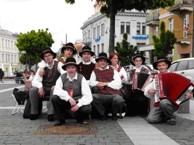 Приглашает «Linksmuolė»                                                                 - В Висагинасе