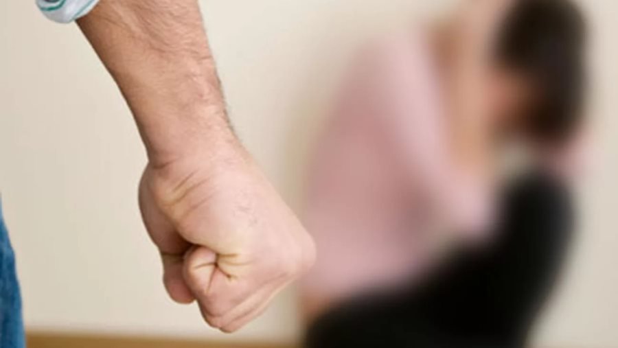 Сообщения сводки происшествий – семейные насилия и смертельное падение из окна - Происшествия и криминал