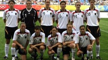 Женские сборные Германии и Бразилии по футболу сыграли вничью на Олимпиаде-2008