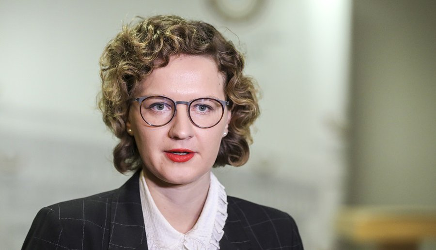 А. Армонайте: продление карантина не должно обуславливаться желанием властей контролировать людей - Литва и страны Балтии