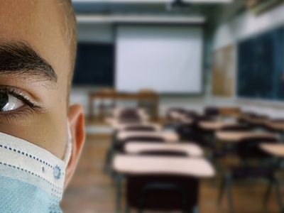 В Литве больше всего очагов COVID-19 фиксируется в школах - Литва и страны Балтии