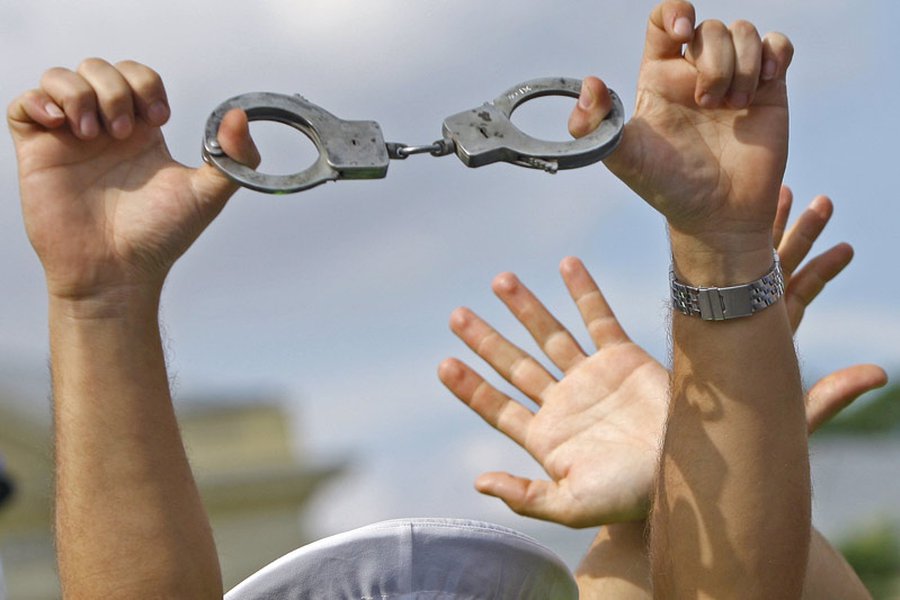 Попытка суицида в арестантской                                                                                                                         - Происшествия и криминал