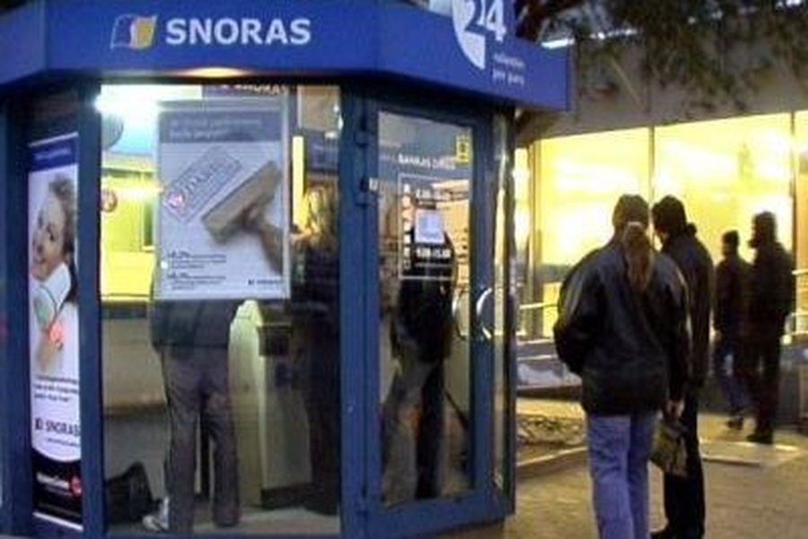 Кто первый получит свои деньги?..                                 - Литва и страны Балтии