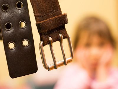 Детский врач, помогающий избитым детям: люди не верят, что такое возможно - Литва и страны Балтии