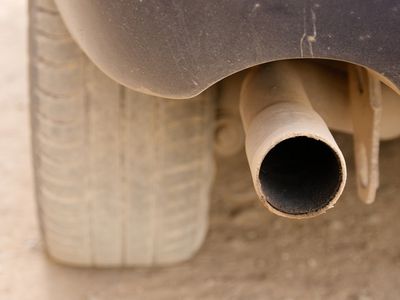 Вниманию водителей: на дорогах проверяют автомобили на уровень загрязнения - Литва и страны Балтии