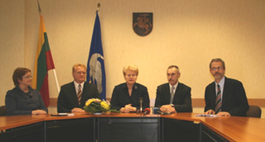 Президент: «Три, максимум, четыре  года терпения - и здесь начнется гигантский проект строительства новой АЭС. Главное – выждать...»

 - В Висагинасе