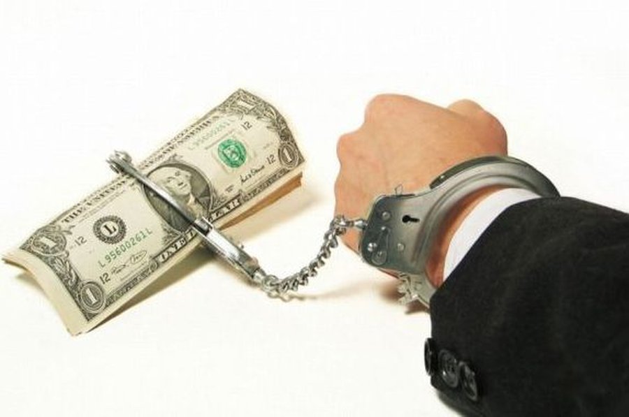 Латвийцы живут в долг - Литва и страны Балтии