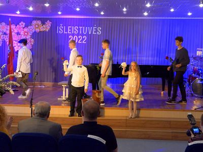 В Висагинской академии творчества и искусств - выпускной (видео) - В Висагинасе