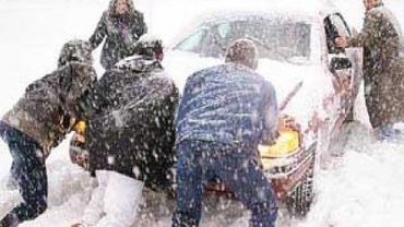 Литву засыпало снегом, ситуация на дорогах местами критическая
