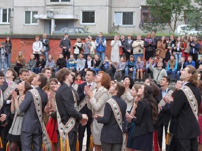 Пришла пора последних звонков. Расписание торжественных линеек - В Висагинасе